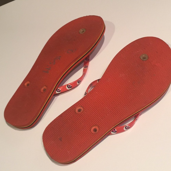 Vera Bradley floral print flip flops. - Picture 3 of 3